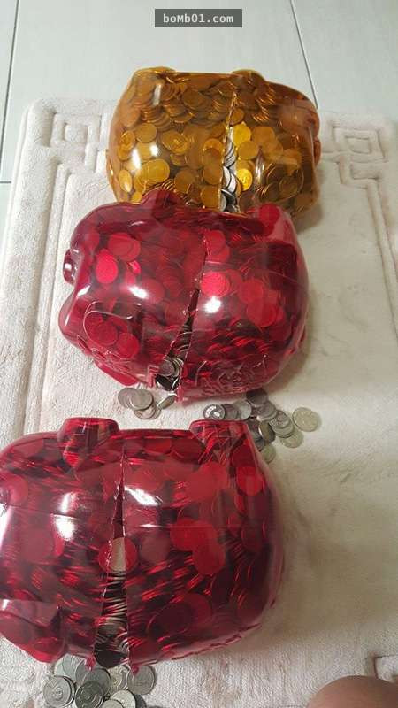 Theo chia sẻ của cặp vợ chồng trẻ người Đài Loan này, họ lấy nhau được hai năm và đều tay trắng. Nhưng nhờ trời thương, họ ăn ở với nhau hòa thuận và hạnh phúc. Ngay sau khi lấy nhau, cô vợ trẻ của Guo đã lên kế hoạch tiết kiệm tiền cho cả hai vợ chồng bằng việc thường xuyên đút tiền vào lợn nhựa để trong nhà.