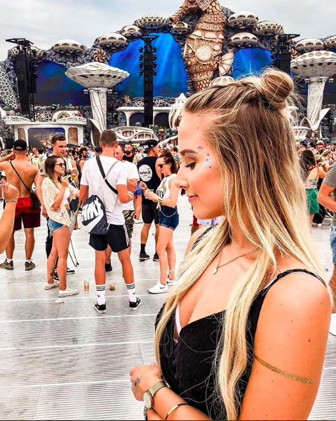 Được tổ chức lần đầu vào năm 2005, từ đó đến nay, Tomorrowland đã trở thành một trong những liên hoan âm nhạc lớn và nổi tiếng nhất toàn cầu.