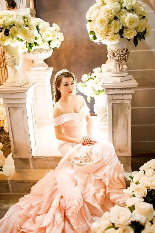 Chuyện tình duyên của Dương và Hằng cũng khá chắc trở. Họ quen nhau từ 5 năm trước, khi Hằng "Su" từ quê Vĩnh Phúc lên Thái Nguyên học tập. Yêu nhau được vài tháng thì cặp đôi ""đường ai nấy đi" vì Dương quá đào hoa.