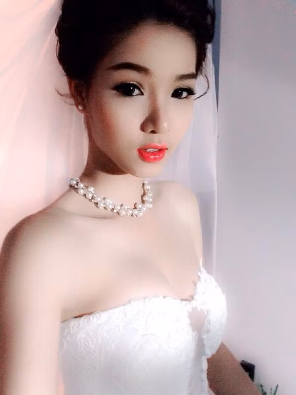 Đến nay, cả ông bầu Khắc Tiệp và siêu mẫu Kỳ Hân đều chưa có bất cứ câu trả lời chính thức nào cho thông tin này. Tất cả chỉ nằm trong dự đoán của cộng đồng mạng. Kỳ Hân và Mạc Hồng Quân đang gần như bất chấp tất cả để đến với nhau và thực tế họ đã phải nhận không ít “gạch đá” từ phía cộng đồng mạng.