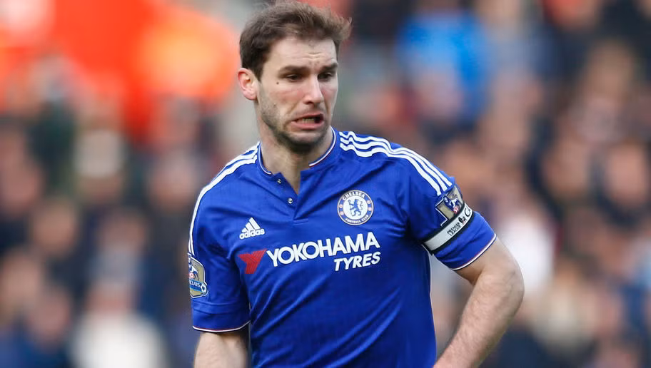 Không chỉ biết mang những cầu thủ mới về cho đội bóng thành London mà ngay trong tay của Conte cũng sẵn có những hảo thủ. Cái tên được nhắc tới đó là đá tảng Branislav Ivanovic. Dù có thời gian đầu mùa giải 2015/2016 bết bát, thế nhưng hậu vệ người Serbia này vẫn giữ được giá trị của mình và liên tục giúp xây dựng hàng phòng ngự vững chắc cho Chelsea.