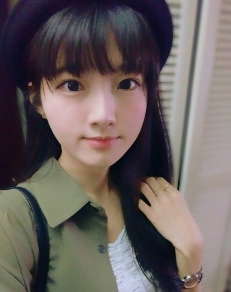 Khác với các cô nàng tiếp viên khác, Tiểu Tiêu luôn make up rất nhẹ. Đó chính là điểm mạnh giúp cô nàng này ghi điểm trong mắt của khách hàng.