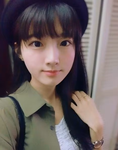 Khác với các cô nàng tiếp viên khác, Tiểu Tiêu luôn make up rất nhẹ. Đó chính là điểm mạnh giúp cô nàng này ghi điểm trong mắt của khách hàng.