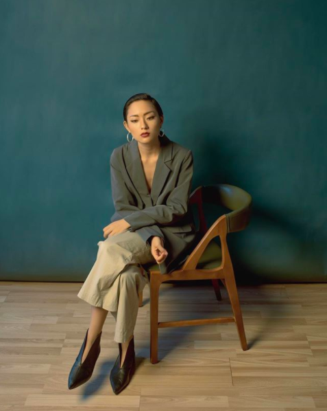 Sở hữu làn da nâu, gương mặt sắc sảo, góc cạnh đầy ấn tượng, Thu Anh luôn luôn nổi bật.