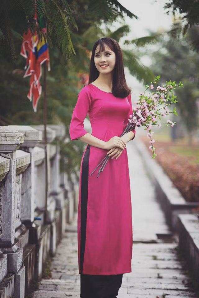 Được biết, Mai Phương còn vô cùng đam mê ca hát. Cô tham gia kênh mạng xã hội video chat - IdolTV và nhanh chóng trở thành nhân vật đình đám với hàng trăm ngàn lượt theo dõi mỗi khi online.