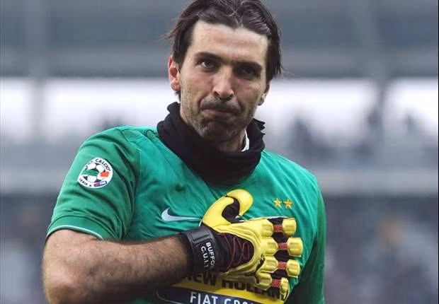 Gianluigi Buffon là huyền thoại của bóng đá thế giới, anh cũng đã có 36 trận giữ sạch lưới tại UEFA Champions League trong màu áo của Juventus. Thủ môn người Italy này đã từng 2 lần lọt vào chung kết UEFA Champions League nhưng rất tiếc anh chưa từng một lần vô địch giải đấu này.