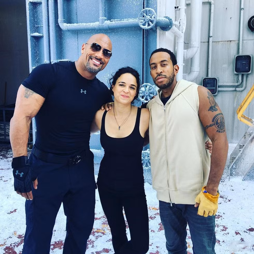 The Rock từ phim trường ở Iceland.