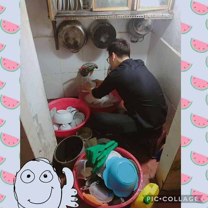 Tuy nhiên, liên hệ với Đức Chiến, cậu bạn khẳng định bức ảnh mới được chụp chiều hôm qua (11/3) trong buổi Chiến về nhà người yêu chơi.