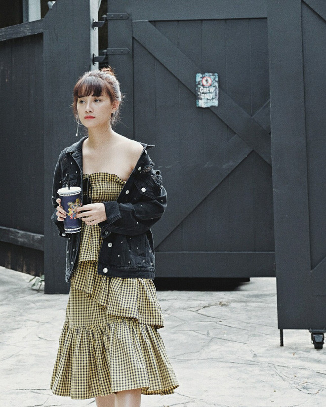 Dù xuất hiện trong bất cứ phong cách nào, Quỳnh Chi cũng rất xinh đẹp và dường như có một sức hút "ma thuật" với người đối diện.