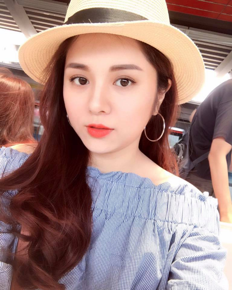 Được biết nữ MC thể thao gặp phốt có tên Diệu Linh. Từ lùm xùm của mình, lượng theo dõ cô nàng này âm thầm tăng lên từ 10.000 đến 25.000 người.