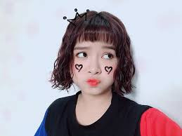 Xây dựng hình ảnh nhí nhảnh đáng yêu với đời tư trong sạch, không chiêu trò sau khi những thông tin thất thiệt kia nhiều người dù không phải fans của Đóa Nhi phiên bản Việt cũng lên tiếng bênh vực vì hình ảnh của chủ nhân clip nóng kia và Uyên Hana là 2 người hoàn toàn khác nhau.