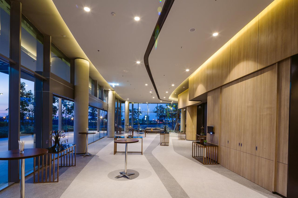 Không gian rộng, hiện đại của Modena by Fraser mang đến cảm giác thoải mái.