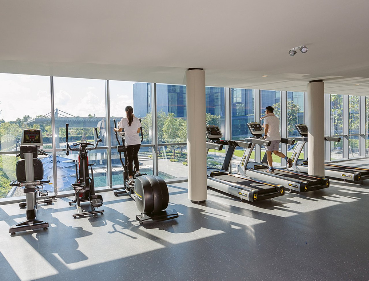 Modena by Fraser là khách sạn 4 sao hiện đại với đầy đủ tiện nghi như bể bơi, nhà hàng, spa, bar hay trung thể thể hình.