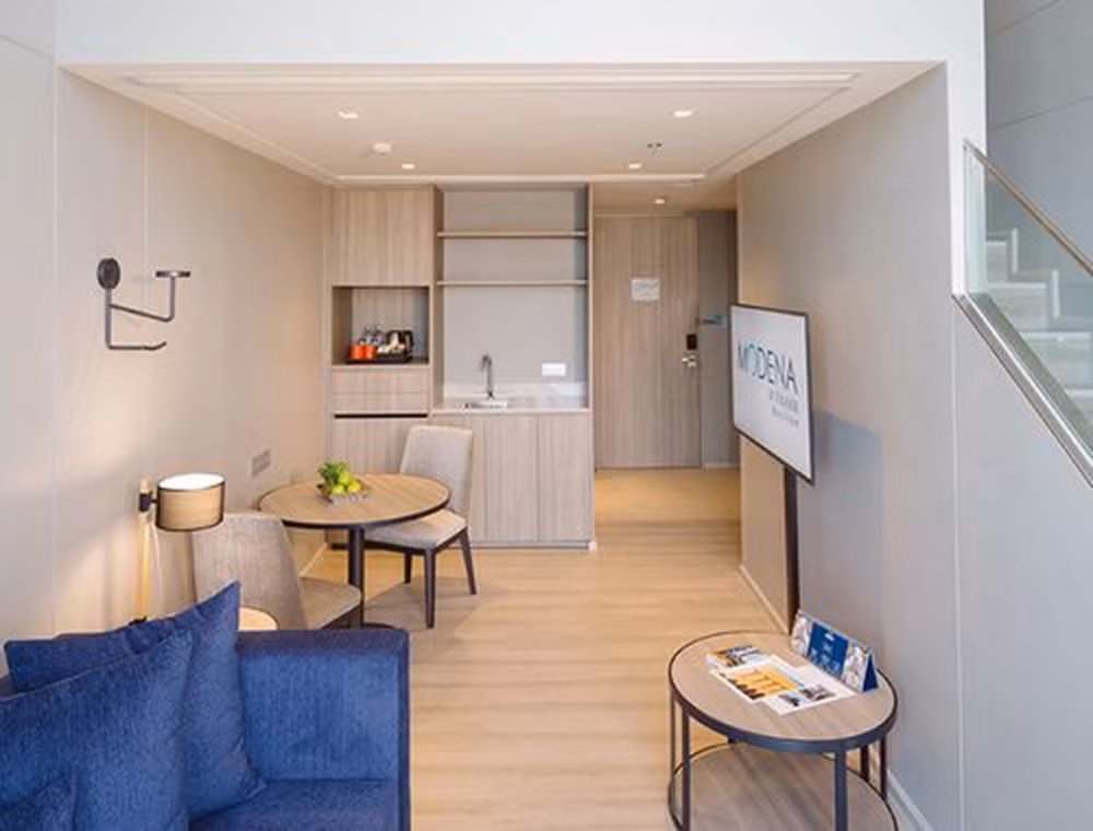 Tiện nghi trong khách sạn Modena by Fraser đều đạt tiêu chuẩn để các cầu thủ đội tuyển Việt Nam thư giãn và nghỉ ngơi trong những ngày tại Thái Lan.