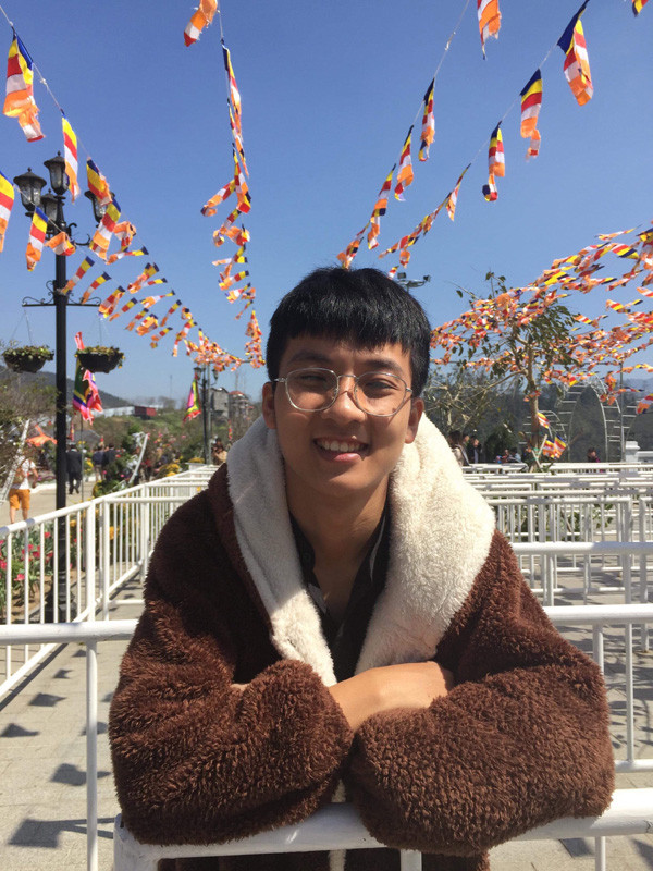 Được biết, cậu bạn "Gấu" đen đủi trong ngày Valentine có tên là Trần Hải, hiện đang sinh sống và làm việc tại Hà Nội.