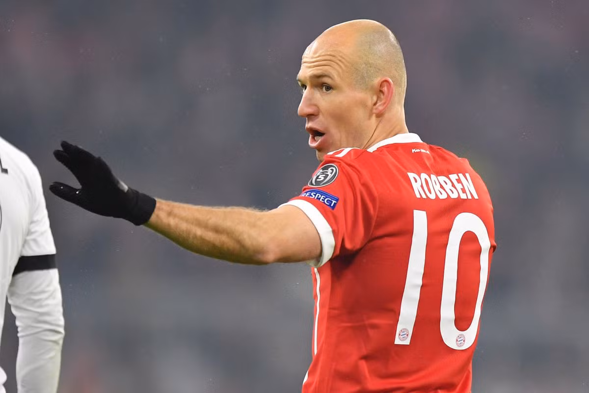 Chuyển nhượng bóng đá từ Đức, Arjen Robben khẳng định: "Đây là mùa giải cuối cùng của tôi tại Bayern. Tôi đã trải qua 10 năm tươi đẹp, giờ lúc phải ra đi."