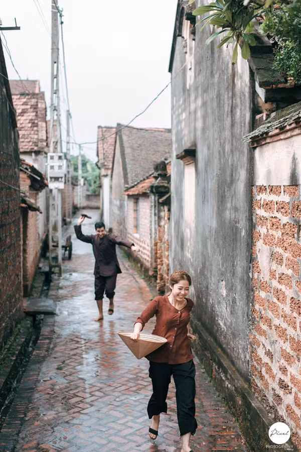 Được biết, Thúy Loan và Nezir Giray gặp nhau lần đầu cách đây 4 năm và sau 4 tháng tìm hiểu họ đã nhận lời yêu nhau và kể từ đó đến nay, chuyện tình yêu của họ được giữ bí mật với cả gia đình hai bên lẫn bạn bè.