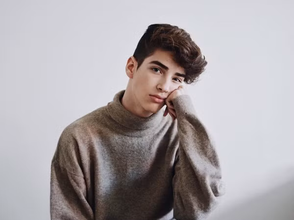 Mới đây, cư dân mạng thế giới đang cảm thấy vô cùng xuyến xao khi dừng lại ngắm những hình ảnh hết sức hút hồn của trai đẹp Tây Ban Nha có tên Manu Rios.