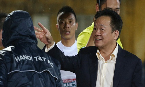 Bầu Hiển thưởng nóng 300 triệu cho Hà Nội T&T Bau Hien thuong nong 300 trieu cho Ha Noi T&T