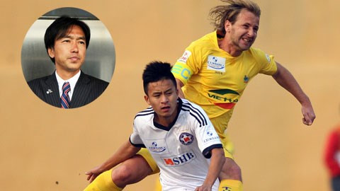 Cũng trong năm 2014, HLV Miura đã đưa Huy Toàn lên ĐTVN và là anh hợp với Minh Tuấn tạo thành “đôi cánh thiên thần” cho ĐTVN tại AFF Cup 2014.