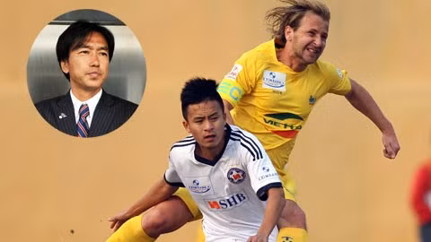 Cũng trong năm 2014, HLV Miura đã đưa Huy Toàn lên ĐTVN và là anh hợp với Minh Tuấn tạo thành “đôi cánh thiên thần” cho ĐTVN tại AFF Cup 2014.