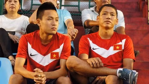 Ở CLB Hà Nội, Huy Toàn thường xuyên được ra sân đá chính tại giải hạng Nhất năm 2012 và góp công không nhỏ giúp CLB Hà Nội giành quyền thăng hạng, lên chơi V-League.