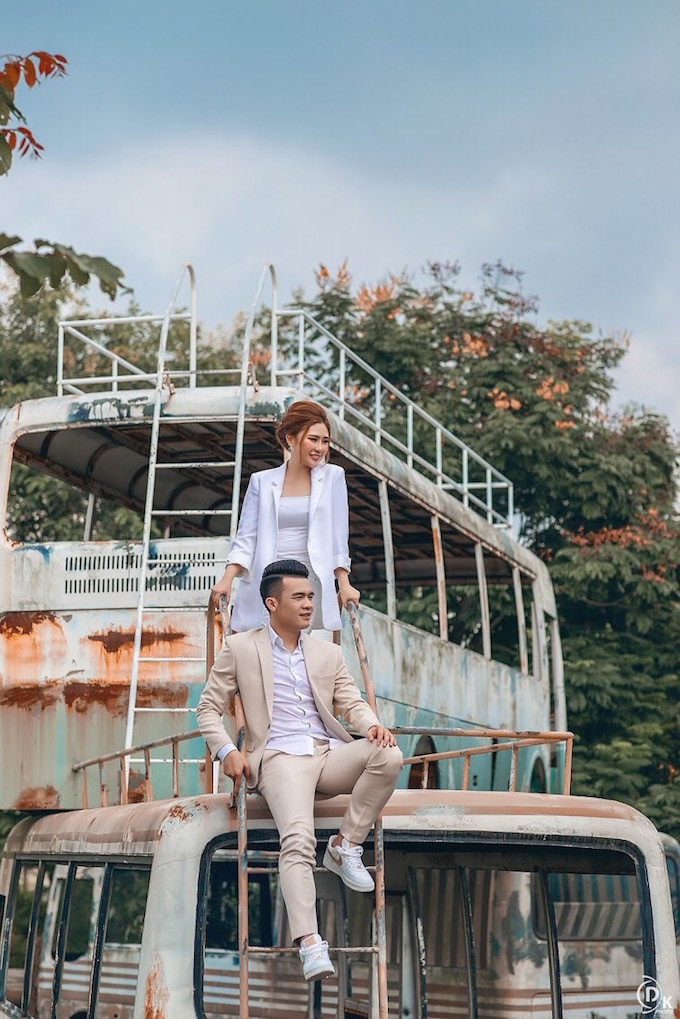 Dương Thị Ánh Nguyệt vợ tương lai của tuyển thủ ĐTQG Việt Nam - Hoàng Thịnh là người đẹp đến từ huyện Buôn Hồ (Đắk Lắk). Hơn 4 năm tìm hiểu, đôi tình nhân trẻ từ nay đã thuộc về nhau.