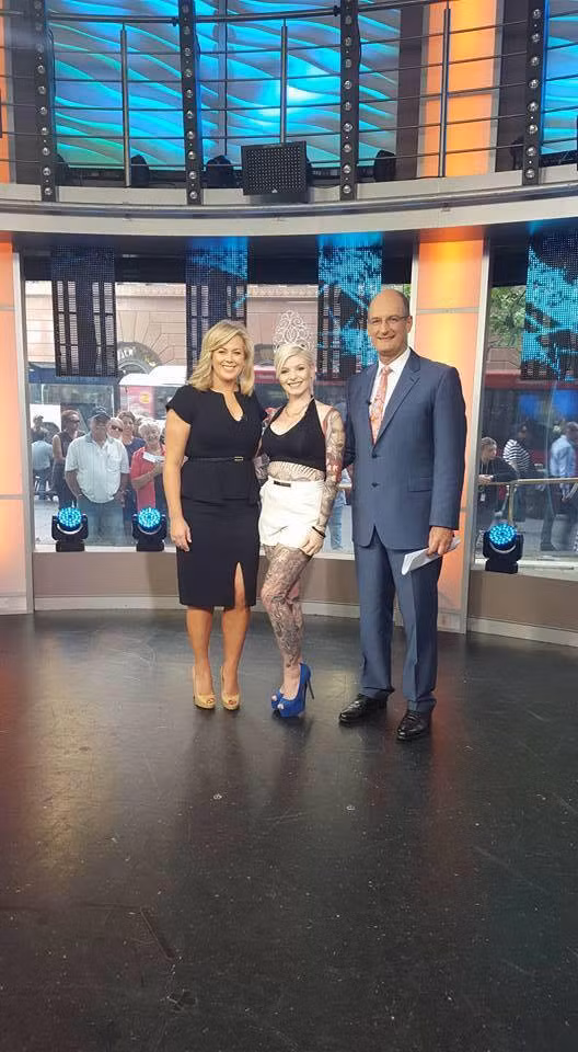 Đến năm 18 tuổi, Brittany lại có thêm một hình xăm nghệ thuật khác và cứ thế, cô gái bị cuốn theo những hình xăm.