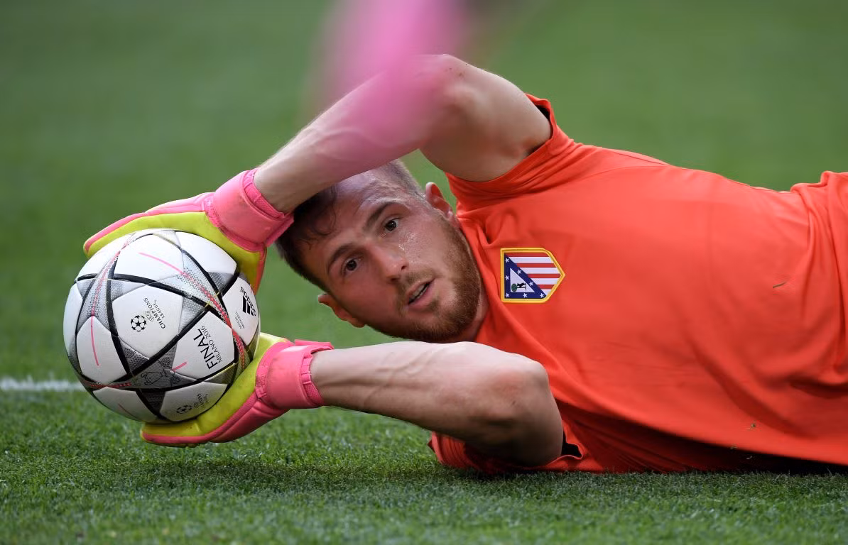 Tờ Tuttosport liệt kê cái tên cực khủng vào danh sách thủ môn Inter có thể "đụng tới", trong đó có Jan Oblak của Atletico Madrid.