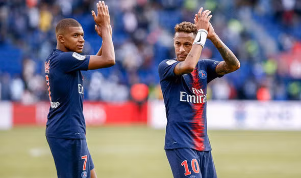 Chuyển nhượng bóng đá từ Tây Ban Nha, cựu danh thủ Steve McManaman, Real Madrid sẽ thật sai lầm nếu quyết tâm mang Neymar về Bernabeu thay thế Cristiano Ronaldo.