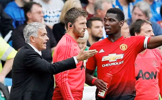 Đại diện Pogba - siêu cò Mino Raiola đã cố gắng dàn xếp để thân chủ rời Old Trafford hồi hè, với điểm đến lý tưởng là Barcelona.