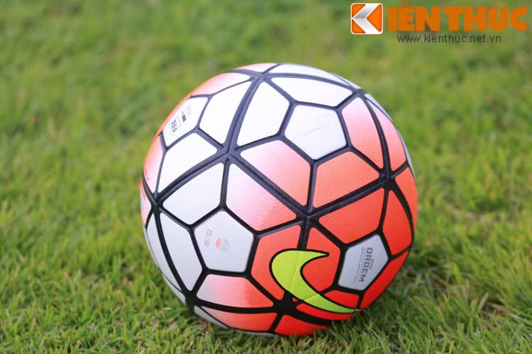 Trái bóng thi đấu chính thức của trận giao hữu giữa ĐTVN và CLB Man City sẽ diễn ra vào tối mai tại SVĐ QG Mỹ Đình.