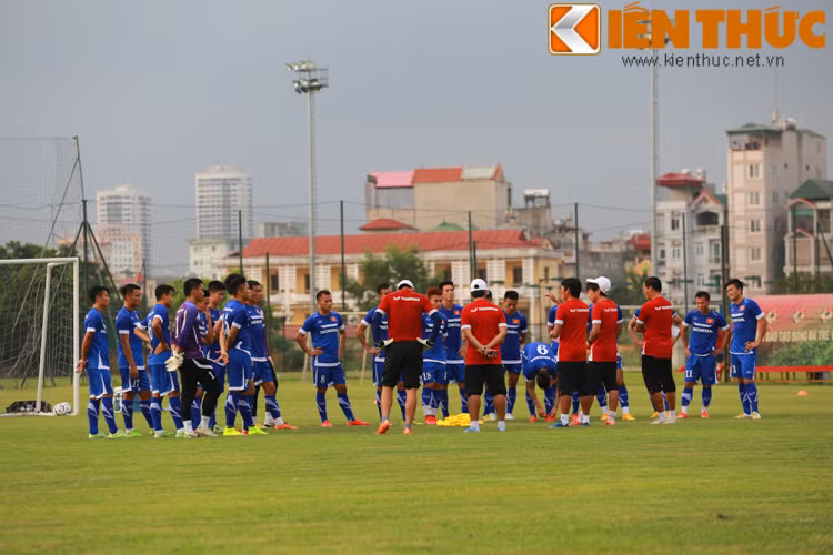 DTVN co buoi tap mo tai Trung tam dao tao VFF