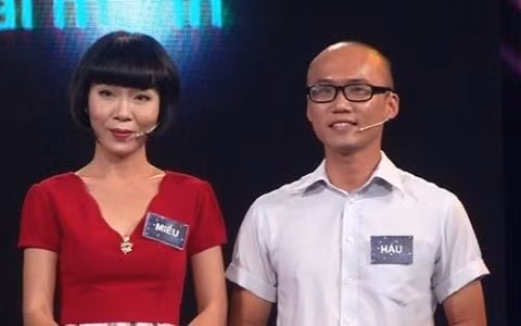 Ít ai biết được cặp tình nhân "chị - em" của sao Việt này rất nổi tiếng. "Phi công trẻ" chồng của Trác Thúy Miêu có vẻ ngoài hiền lành với cặp kính thư sinh, kém cô 8 tuổi.