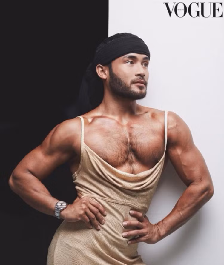 Sự thân thiện của người Việt đã tạo cho "King of catwalk" những ấn tượng đẹp, khiến anh chàng vội đăng status "I love you Vietnam (Tôi yêu bạn Việt Nam)" ngay trong đêm.