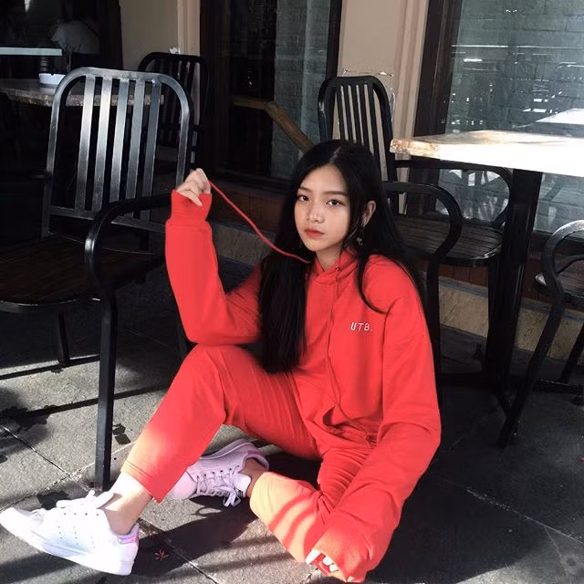 Ngoài giờ lên lớp, Ngọc Quỳnh còn "tranh thủ" đi làm mẫu ảnh cho nhiều shop thời trang phù hợp lứa tuổi của mình.