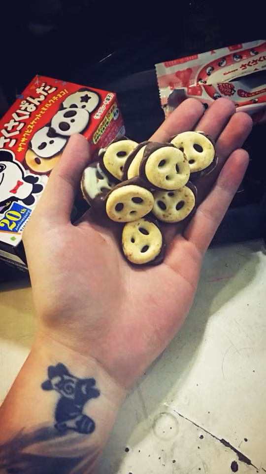 Bánh gấu hay bánh mặt quỷ.