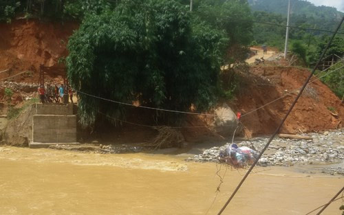 Tính đến ngày 6/8, diện tích lúa, hoa màu bị ảnh hưởng bởi trận lũ quét lịch sử khoảng trên 10.000ha, cùng hơn 200ha thủy sản bị lũ cuốn trôi, ước tính thiệt hại trên 200 tỷ đồng. Đến nay, huyện Bát Xát là nơi bị thiệt hại nặng nề nhất về người và tài sản.