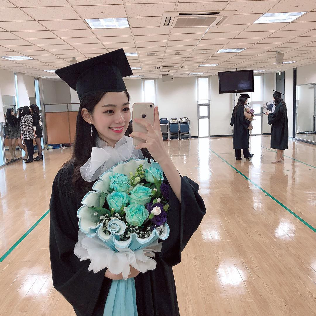 Nhờ ngoại hình xinh xắn nên Yeon Sun là gương mặt lookbook quen thuộc của nhiều thương hiệu thời trang.