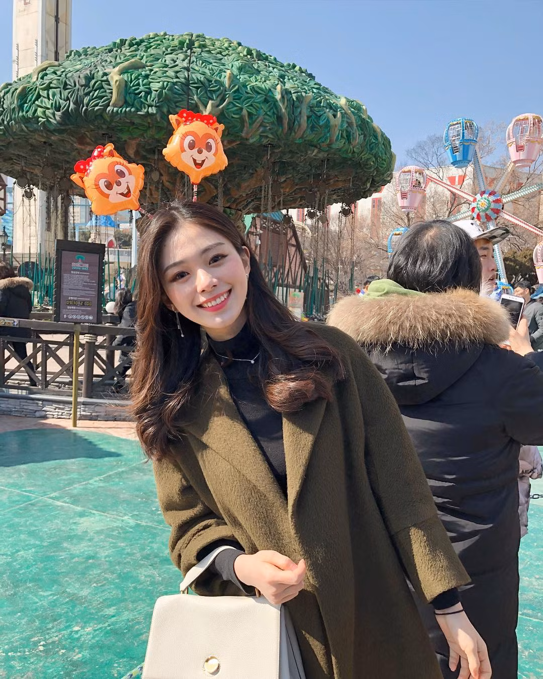 Trang cá nhân của Yeon Sun hiện đang có hơn 41.000 lượt follow và cô nàng Hàn Quốc này được mệnh danh là chỉ cần cười thôi khiến nhiều người rụng tim.