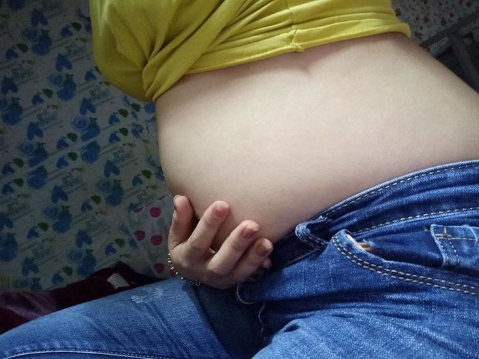 Thực chất uống trà sữa khá béo bởi thành phần của thức uống này đa phần đều có ngọt và kem mặn nên lượng calo nó cung cấp cho cơ thể rất lớn. Đã từng có phân tích rằng, uống 1 cốc trà sữa và để tiêu hóa hết nó bạn phải chạy tới hơn 10km.