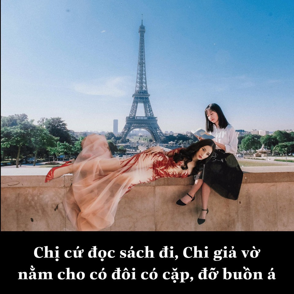 Gối đầu lên chân của fan, Chi tự tin tạo dáng tại Paris.