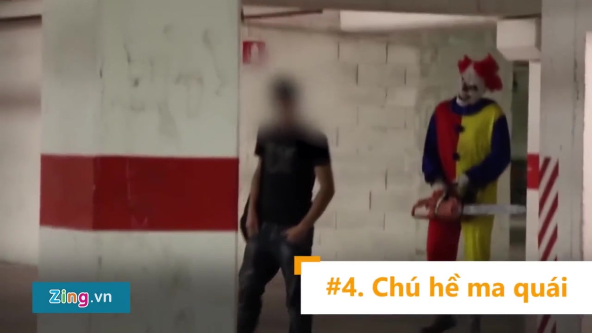 Trò chơi cuối cùng bị dân mạng lên án mạnh mẽ đó là Chú hề ma quái. Đây là trò được lan truyền từ năm 2016 tại các quốc gia như Australia, Canada và Mỹ. Theo đó, người chủ trò sẽ mặc trang phục chú hề, đeo mặt nạ kinh dị hù dọa người khác bằng những vũ khí ghê rợn như cưa máy, búa tạ và kiếm.