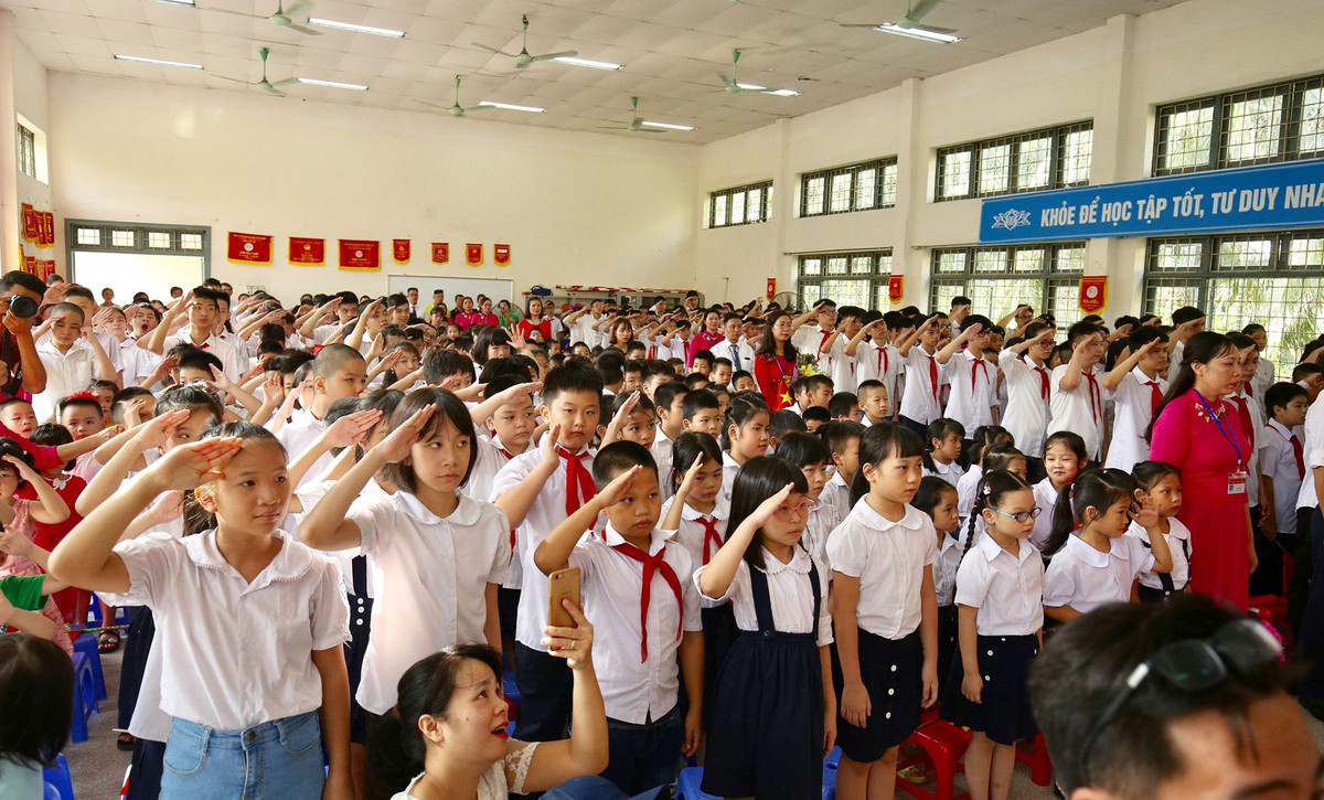 Cũng giống như nhiều ngôi trường khác trên địa bàn Hà Nội, trường PTCS Xã Đàn cũng đã tổ chức một buổi lễ khai giảng hết sức đặc biệt cho học sinh vào sáng 5/9.