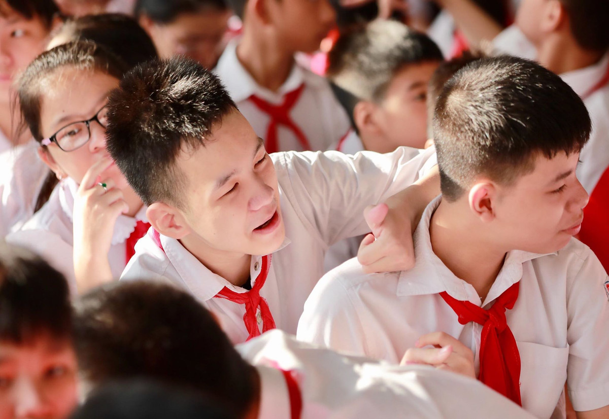 Cứ đến ngày khai trường là không chỉ có các em học sinh, các bậc phụ huynh mà tất cả các thầy cô giáo trong trường đều cảm thấy háo hức và vui mừng vì một nhiệm vụ mới, một năm học mới lại chuẩn bị bắt đầu.