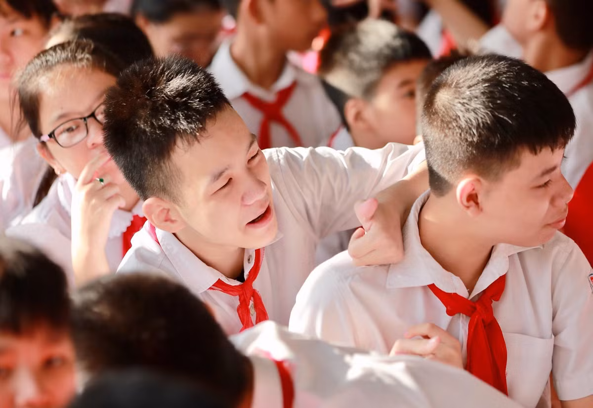 Cứ đến ngày khai trường là không chỉ có các em học sinh, các bậc phụ huynh mà tất cả các thầy cô giáo trong trường đều cảm thấy háo hức và vui mừng vì một nhiệm vụ mới, một năm học mới lại chuẩn bị bắt đầu.