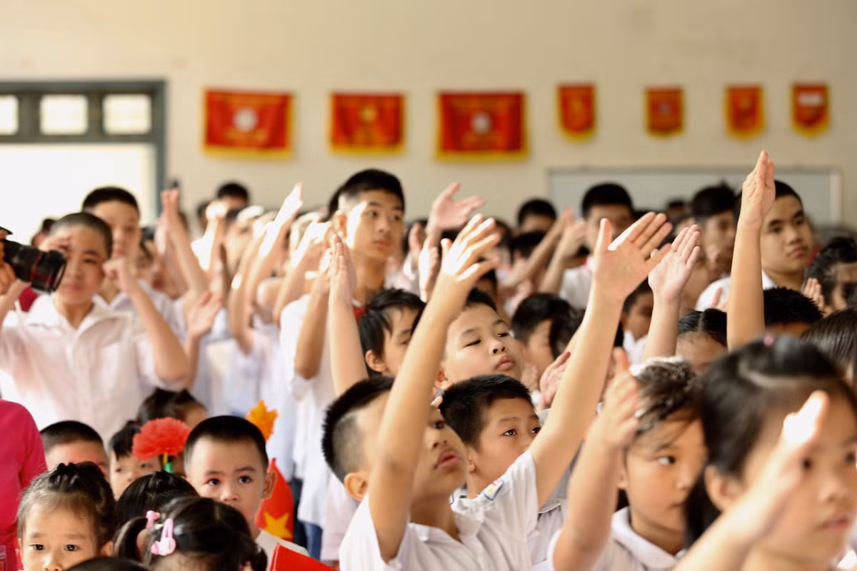 Tại trường PTCS Xã Đàn, ngôi trường được biết đến với nhiệm vụ chuyên biệt dành là đào tạo kiến thức cho các trẻ khiếm thính trên địa bàn Hà Nội. Các em học tập tại đây đều chịu thiệt thòi với những khiếm khuyết trên cơ thể.