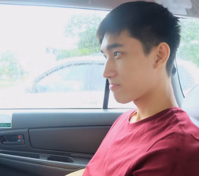 Nam sinh Lào được biết đến nhiều hơn qua cuộc thi Nét đẹp sinh viên ĐH Tôn Đức Thắng tổ chức năm 2016 và giành được ngôi vị Á vương.