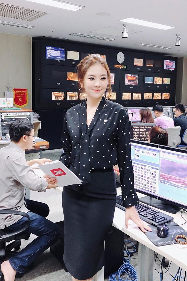 Chỉ một thời gian ngắn liên tục lên sóng truyền hình, MC Mai Ngọc được nhiều khán giả gọi với nickname đáng yêu "cô gái thời tiết".