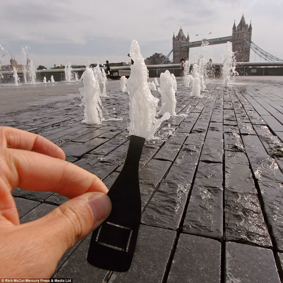 Rich McCor đã chia sẻ của mình trên mạng xã hội để nhiều người biết đến hơn và để đóng góp một phần công sức nhỏ bé của mình cho du lịch London.